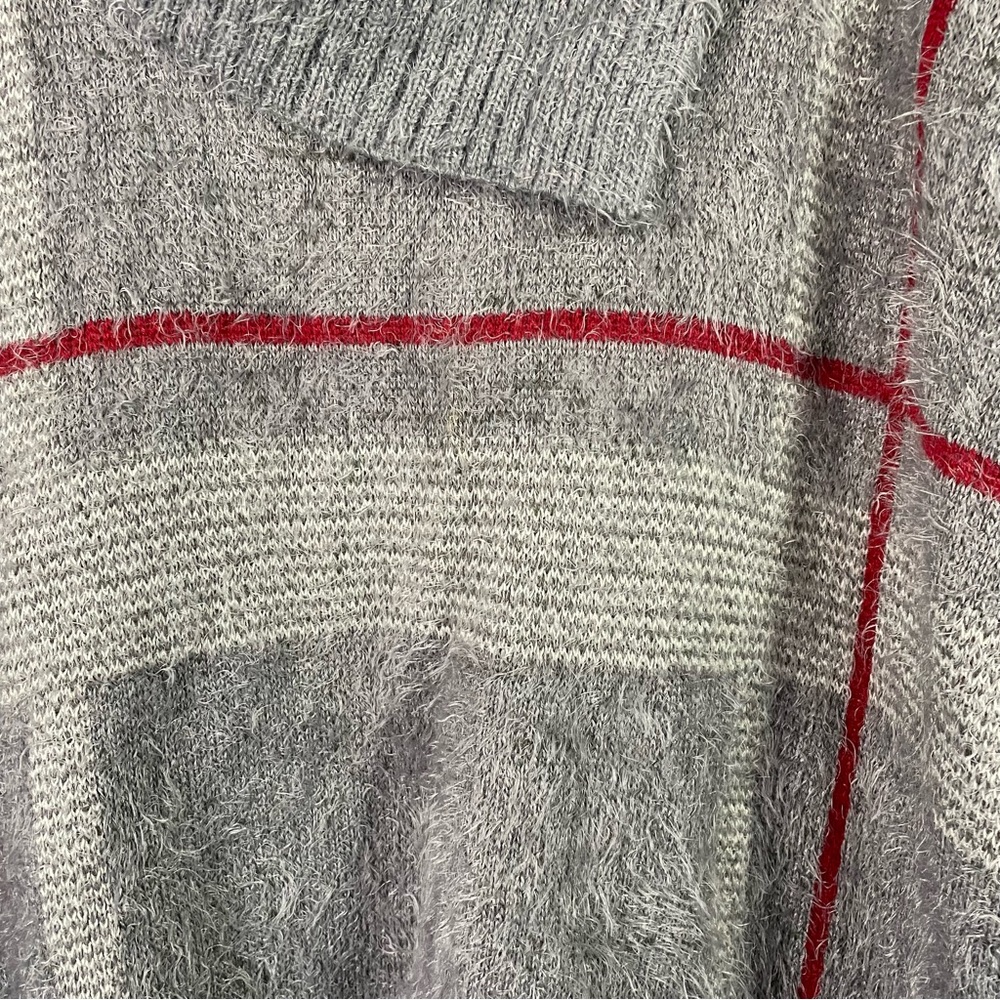 Arianna by Howard’s Fuzzy Soft Plaid Loose Fit Knit Business Casual Sweater OS - Picture 5 of 5